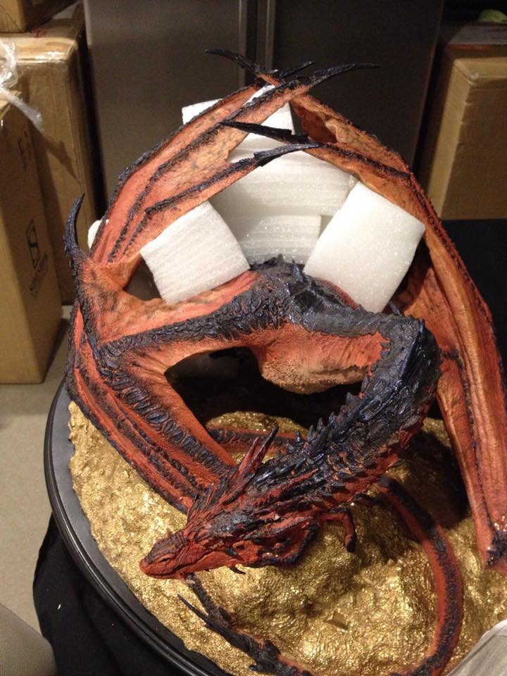 Weta SMAUG THE TERRIBLE Statue Unboxing