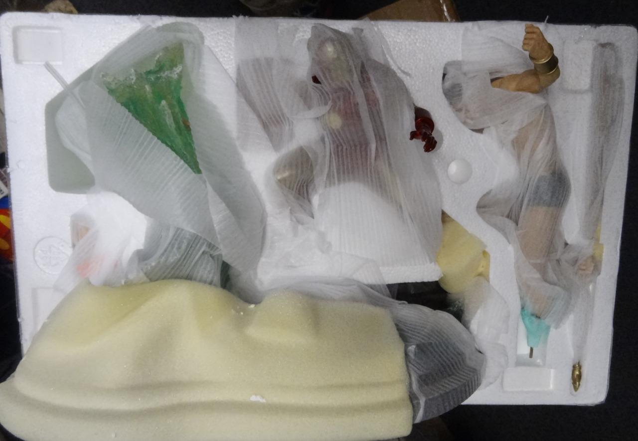 Sideshow Namor VS Iron Man Diorama – Statue Unboxing