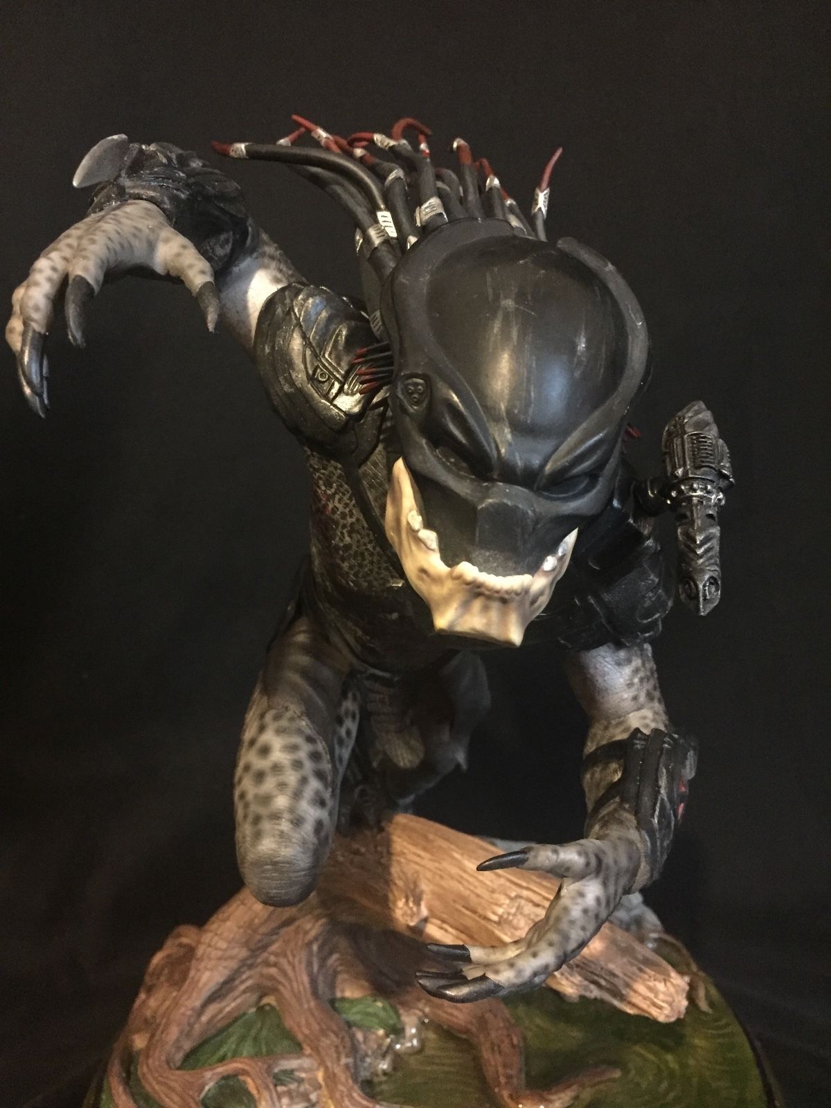 Sideshow PREDATORS バーサーカー プロップレプリカ Predators - The