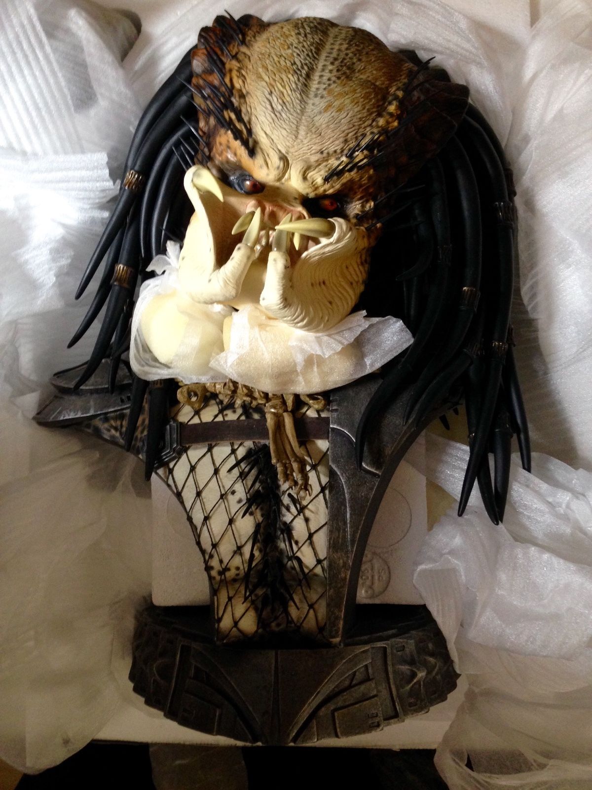 Predator Barbarian Mythos Legendary Scale™ SIDESHOW Predator