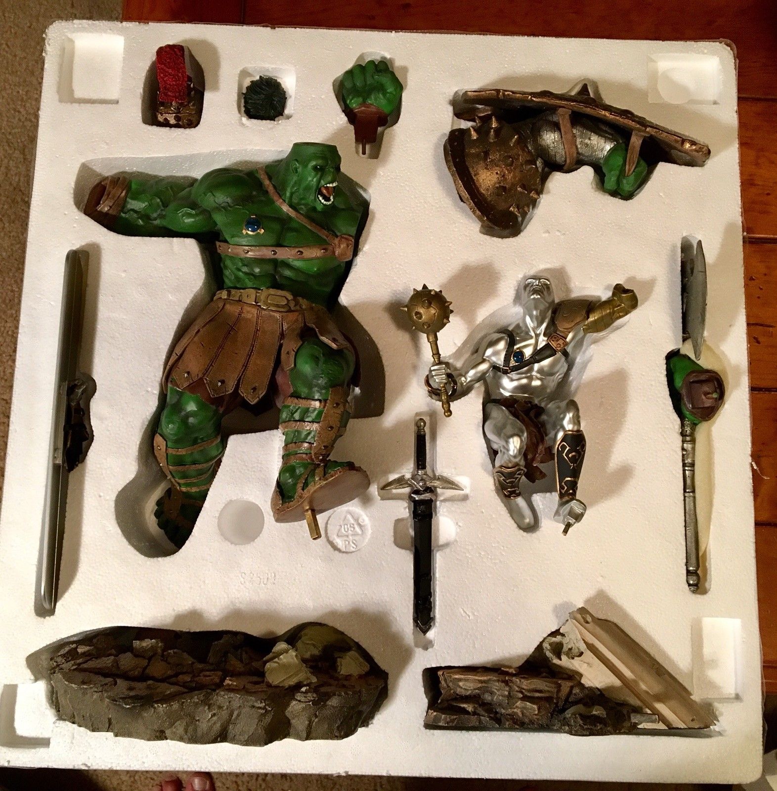 Original Sideshow PLANET HULK vs SILVER SURFER Exclusive